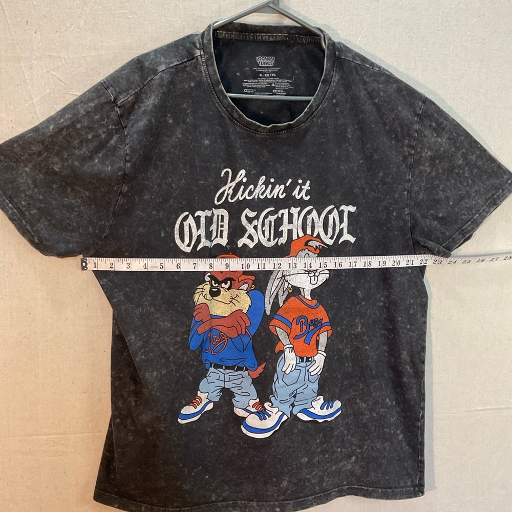 Looney Tunes Men's KICKING It Old School XL T-Shirt /Acid wash A+++